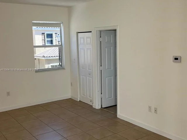 17067 SW 96th St # 17067, Miami FL 33196