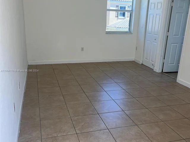 17067 SW 96th St # 17067, Miami FL 33196