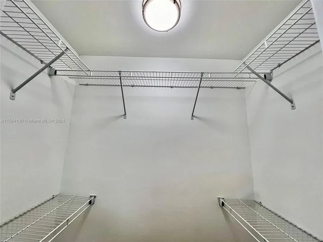 3081 NW 94th St # 3081, Miami FL 33147