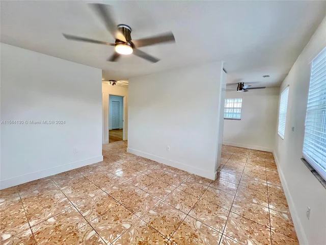 3081 NW 94th St # 3081, Miami FL 33147