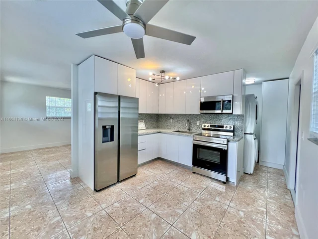 3081 NW 94th St # 3081, Miami FL 33147