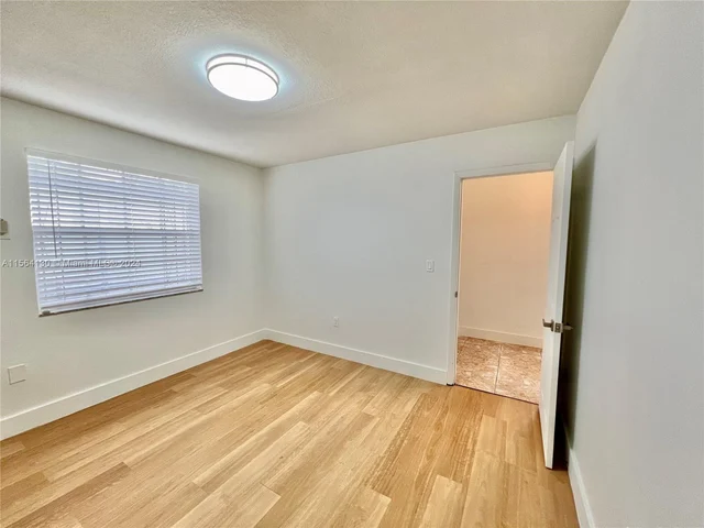 3081 NW 94th St # 3081, Miami FL 33147