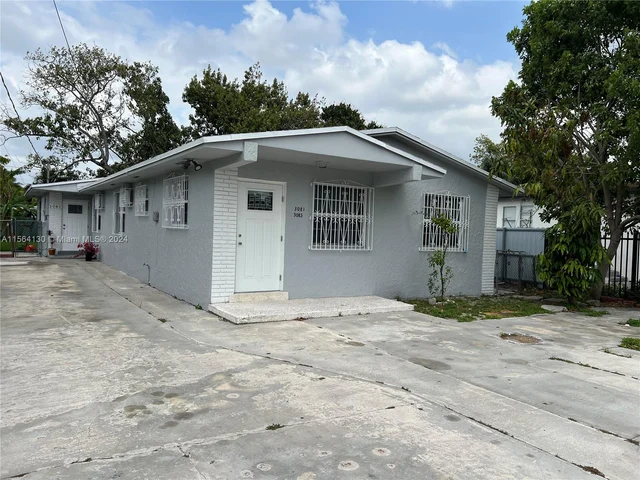 3081 NW 94th St # 3081, Miami FL 33147