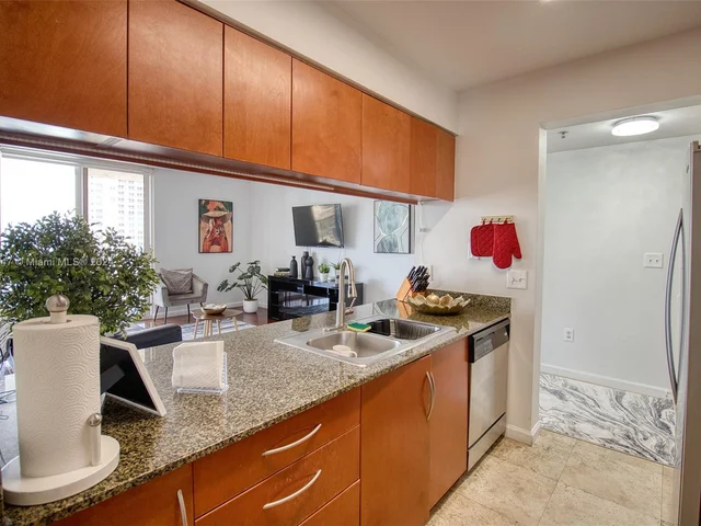 1200 Brickell Bay Dr # 3923, Miami FL 33131