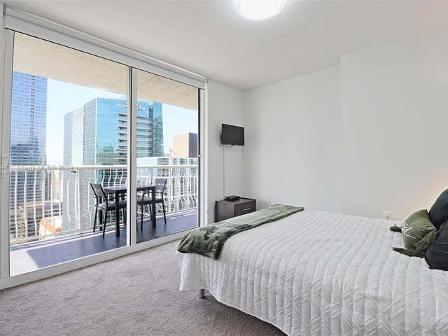 1200 Brickell Bay Dr # 3923, Miami FL 33131