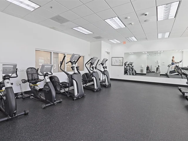 1200 Brickell Bay Dr # 3923, Miami FL 33131