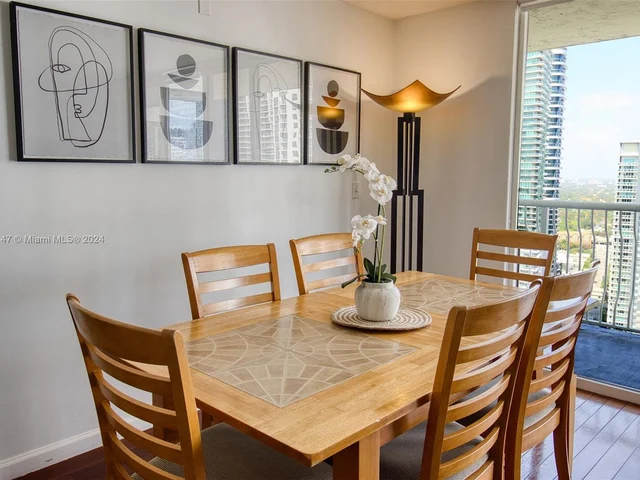 1200 Brickell Bay Dr # 3923, Miami FL 33131