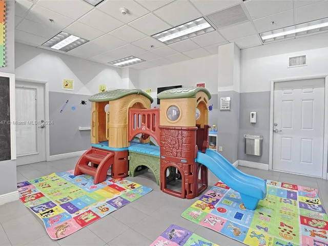 1200 Brickell Bay Dr # 3923, Miami FL 33131