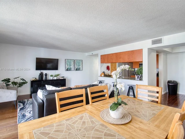 1200 Brickell Bay Dr # 3923, Miami FL 33131