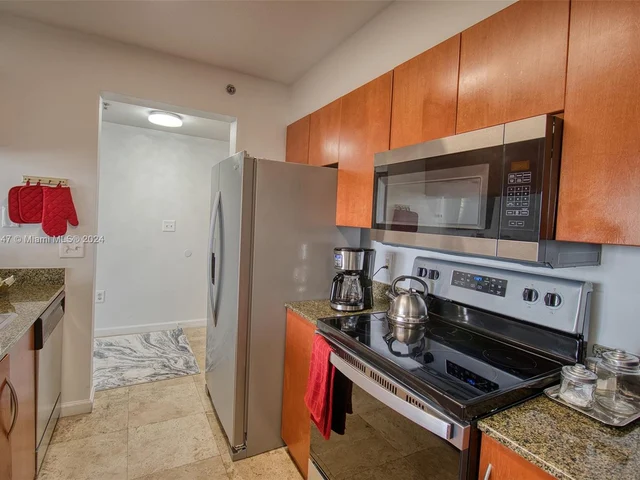 1200 Brickell Bay Dr # 3923, Miami FL 33131