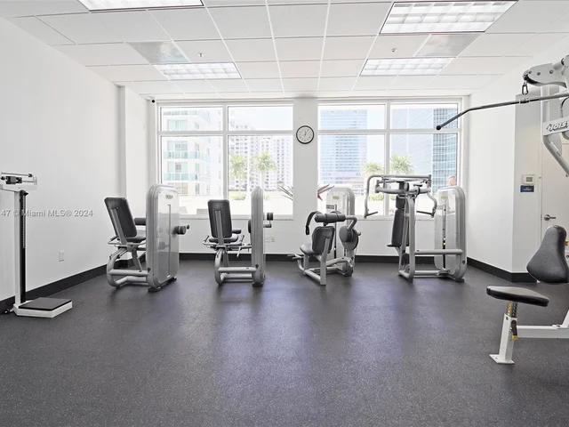 1200 Brickell Bay Dr # 3923, Miami FL 33131