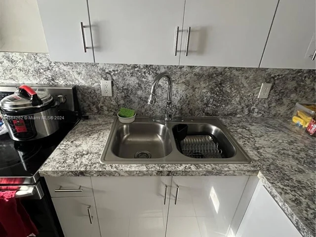 2319 W 60th St # 210, Hialeah FL 33016