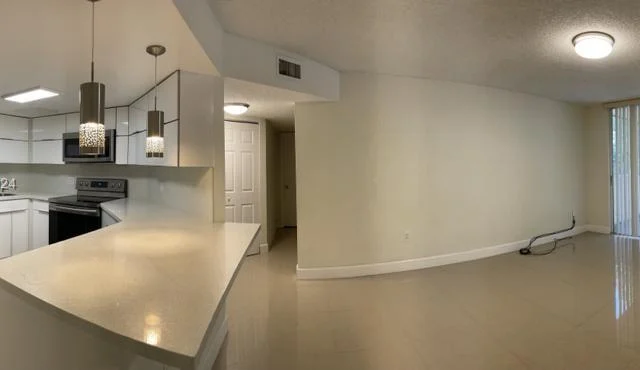 8343 Lake Dr # 306, Doral FL 33166