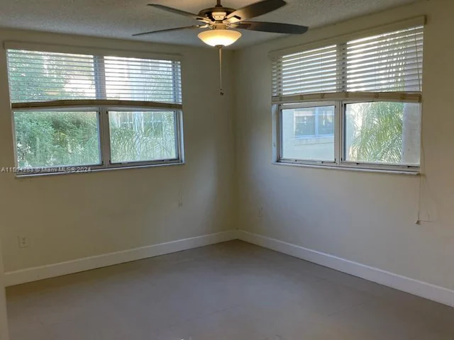 8343 Lake Dr # 306, Doral FL 33166