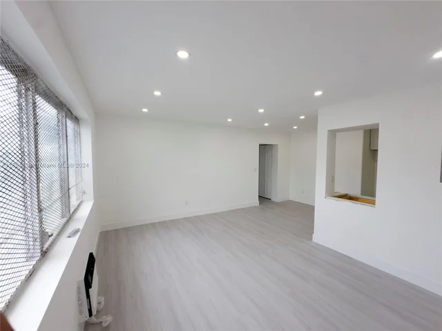 1936 Normandy Dr # 9, Miami Beach FL 33141