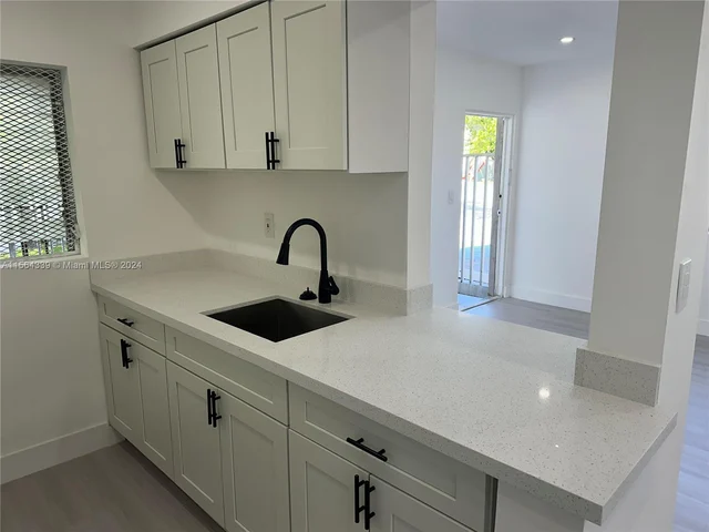 1936 Normandy Dr # 9, Miami Beach FL 33141