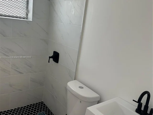 1936 Normandy Dr # 9, Miami Beach FL 33141