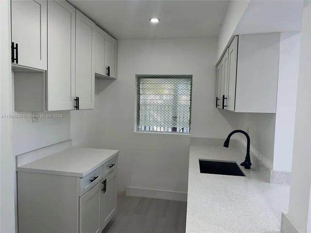 1936 Normandy Dr # 9, Miami Beach FL 33141