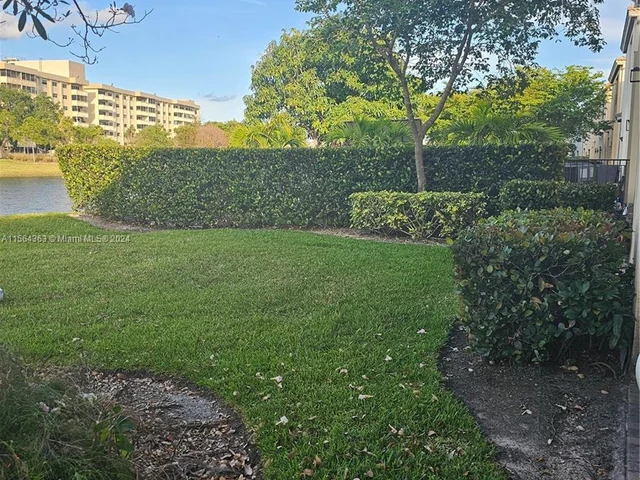 717 NE 193rd Ter, Miami FL 33179