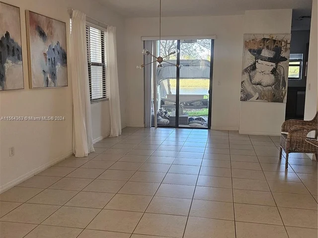 717 NE 193rd Ter, Miami FL 33179