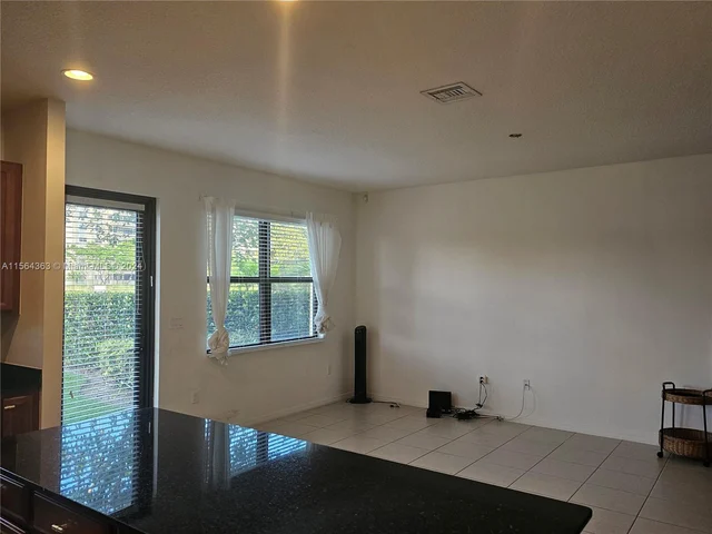 717 NE 193rd Ter, Miami FL 33179