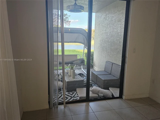 717 NE 193rd Ter, Miami FL 33179