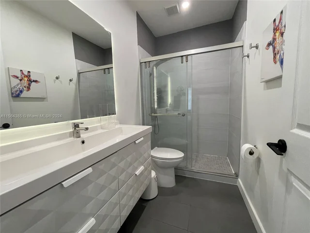 16329 Emerald Cove Rd, Weston FL 33331