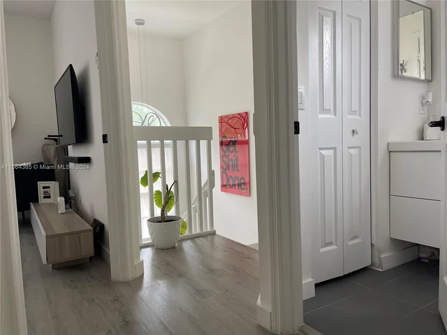 16329 Emerald Cove Rd, Weston FL 33331