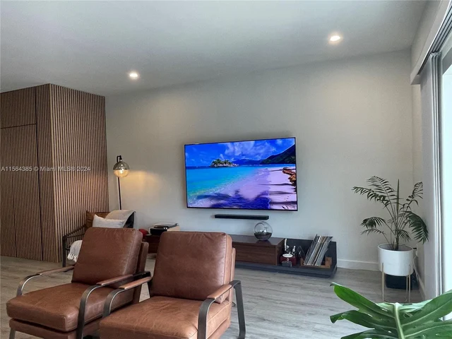 16329 Emerald Cove Rd, Weston FL 33331