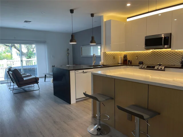 16329 Emerald Cove Rd, Weston FL 33331