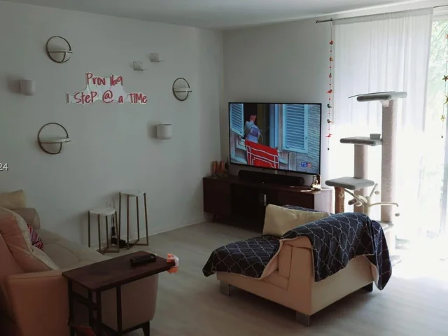 1651 NE 115th St # 39C, Miami FL 33181