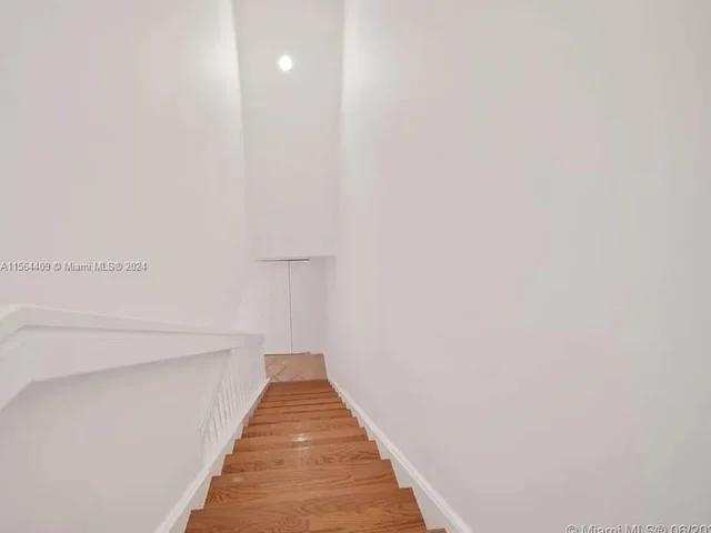 1651 NE 115th St # 39C, Miami FL 33181