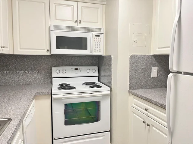 13714 SW 90th Ave, Miami FL 33176