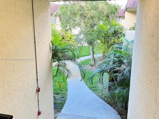 13714 SW 90th Ave, Miami FL 33176