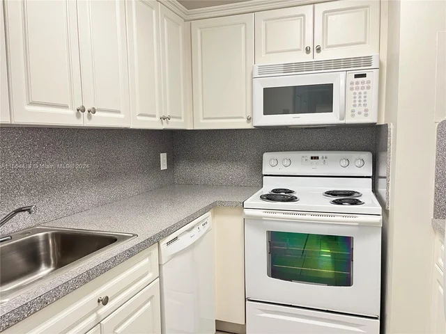 13714 SW 90th Ave, Miami FL 33176