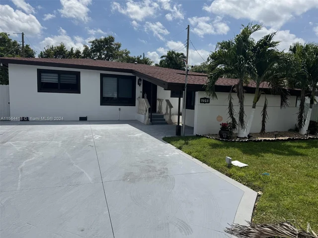 6540 Wiley St, Hollywood FL 33023