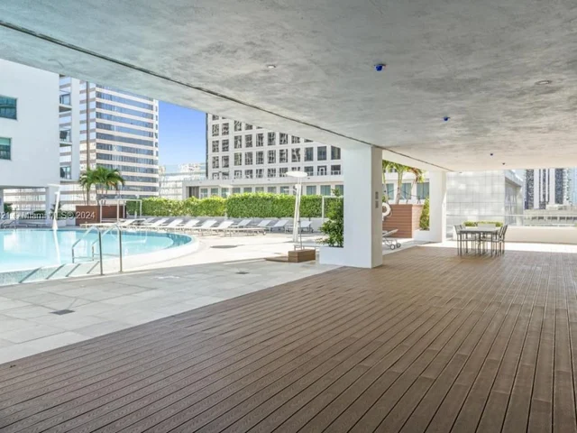 55 SE 6th St # 1600, Miami FL 33131