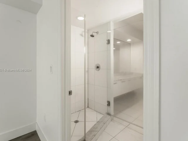 55 SE 6th St # 1600, Miami FL 33131