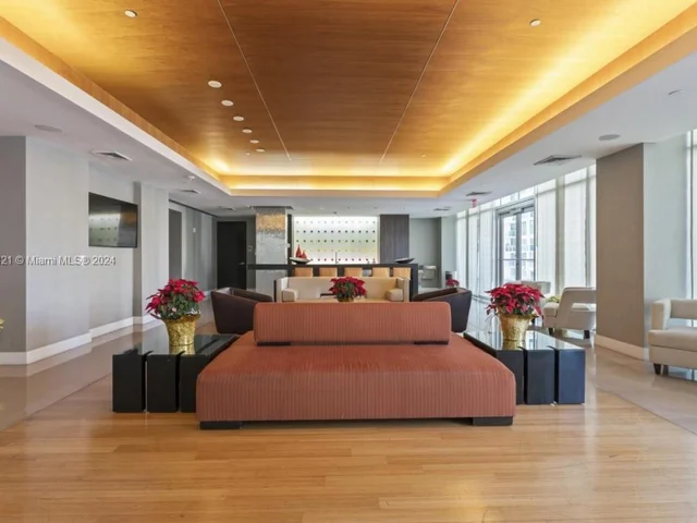 55 SE 6th St # 1600, Miami FL 33131