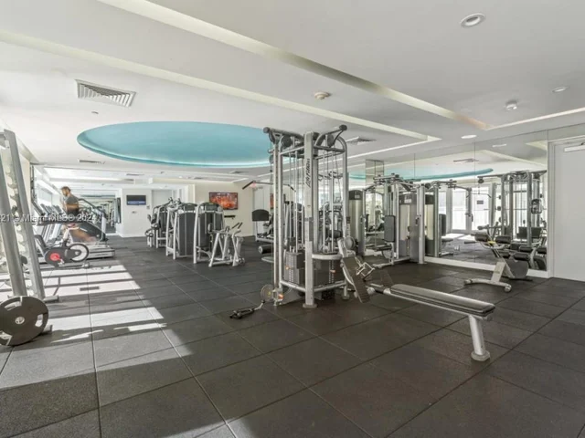 55 SE 6th St # 1600, Miami FL 33131