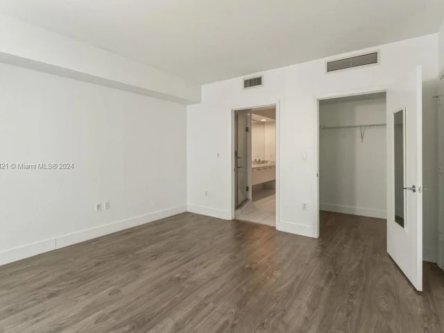 55 SE 6th St # 1600, Miami FL 33131