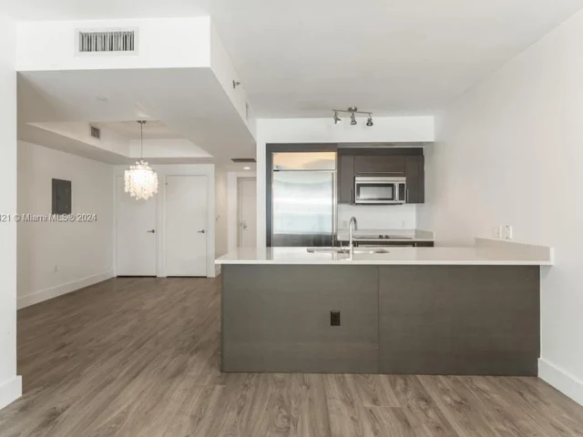 55 SE 6th St # 1600, Miami FL 33131