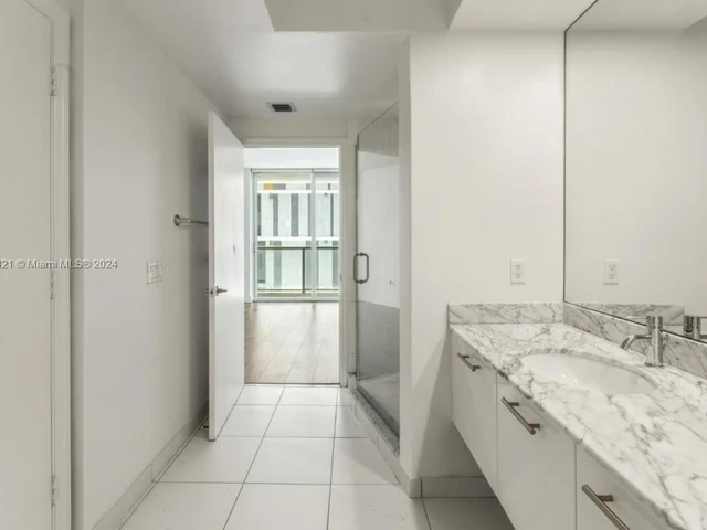 55 SE 6th St # 1600, Miami FL 33131