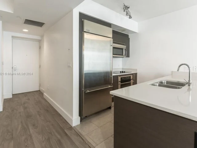 55 SE 6th St # 1600, Miami FL 33131