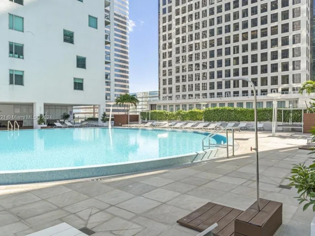 55 SE 6th St # 1600, Miami FL 33131