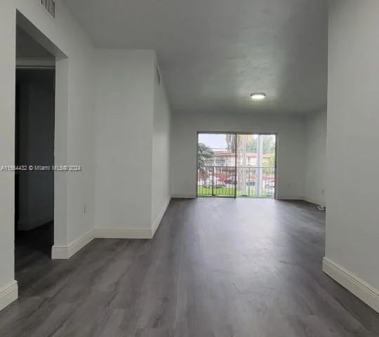 7610 SW 82nd St # J207, Miami FL 33143
