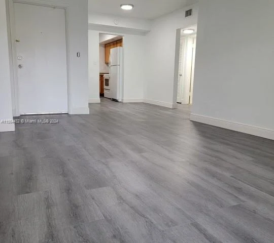 7610 SW 82nd St # J207, Miami FL 33143