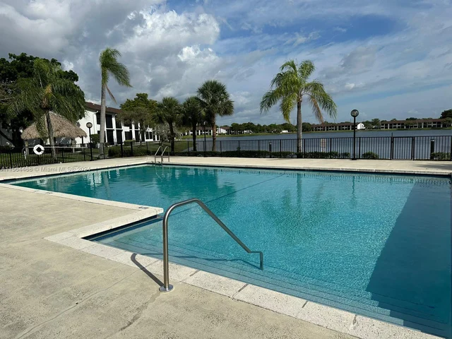 210 Lake Pointe Dr # 105, Oakland Park FL 33309