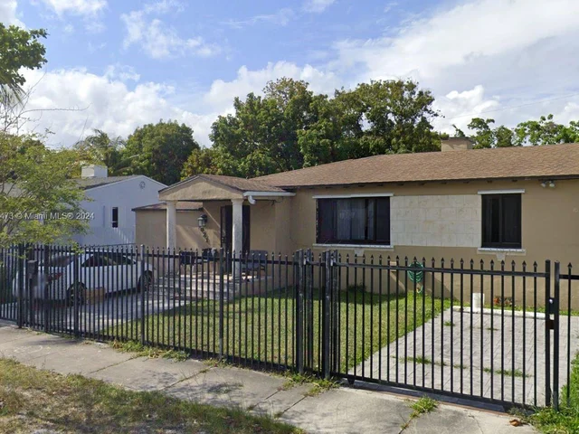 1021 NW 41st St, Miami FL 33127