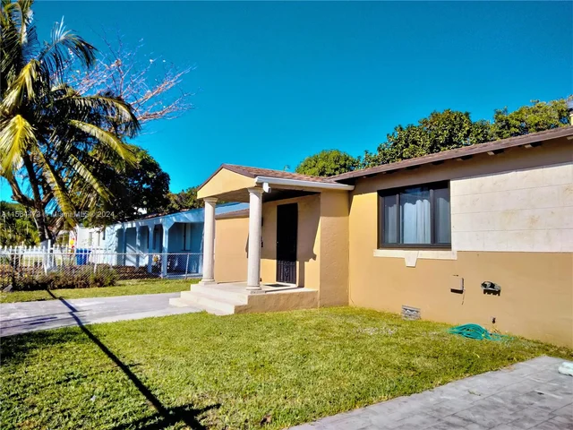 1021 NW 41st St, Miami FL 33127